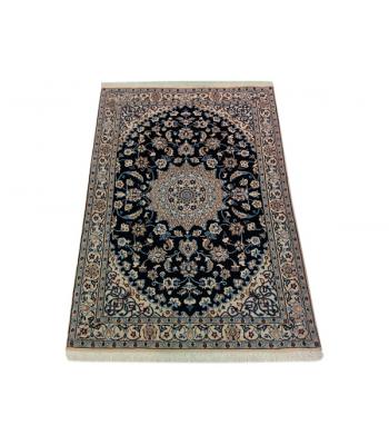 114 x 168 Mesmerizing Naein Handmade Medallion Design Rug
