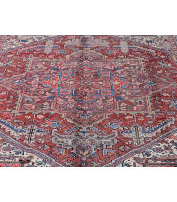 274 X 366 Beautiful Persian, Traditional Heriz Design Wool Rug.