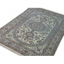 198 x 305 Subtle and Stylish Persian Naein Rug