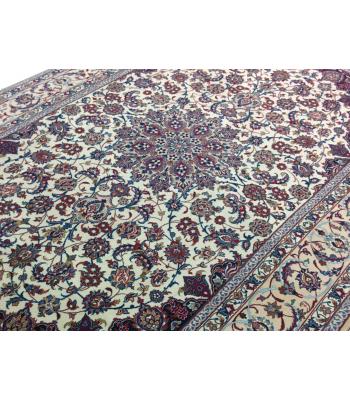 198 x 307 Strikingly Beautiful Silked Base Persian Esfahan Rug