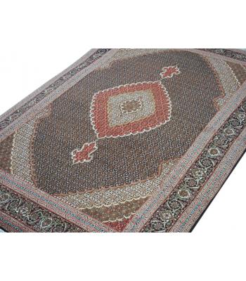  206 x 297 Persian Wool and Silk Base Fish Design Rug